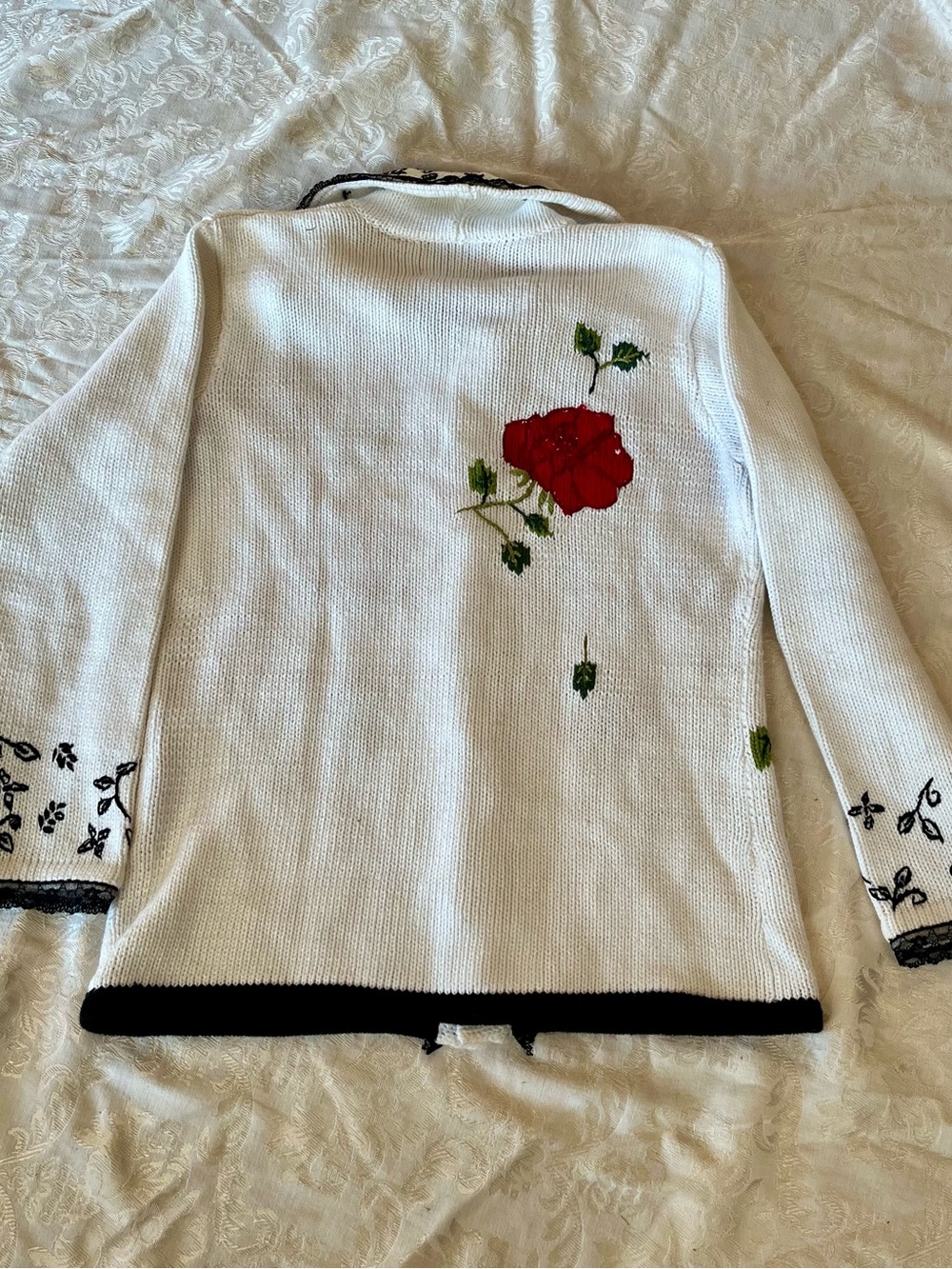 Storybook Knits White Cardigan Sweater Cardigan Red Rose Toile Embroidery SZ XS - Picture 13 of 17